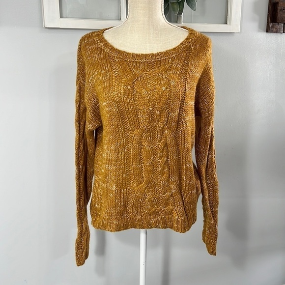 NWT LOVE TREE WOMEN'S KNIT CHIC & COZY SWEATER GOLD sz Large - Picture 1 of 5